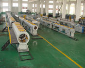 Chaîne de production de tuyau de PVC d'approvisionnement en eau, machine d'extrusion de tuyau de PVC 60-250KW