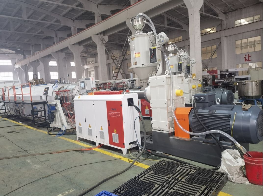 Ligne d'extrusion à paroi solide pour tubes HDPE PP pour l'extrusion à vis unique de tubes durables et résistants