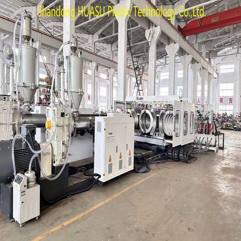 Ligne de production de tuyaux ondulés à double paroi contrôlée par PLC avec système de refroidissement par eau et puissance de 100 à 1000 kW