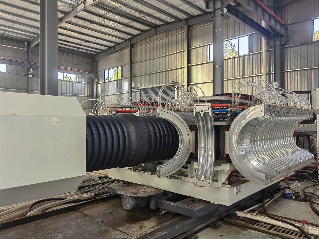 Ligne d'extrusion de tuyau annelé double paroi de diamètre 16-1500mm avec formage sous vide et matériau de moule en alliage d'aluminium