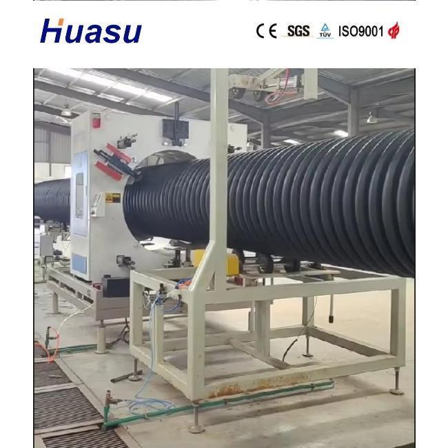 Ligne d'extrusion de tuyaux DWC avec un diamètre de tuyau de 32 à 1600 mm, une capacité de 60 à 2000 kg/h et une technologie PLC Siemens pour une efficacité élevée