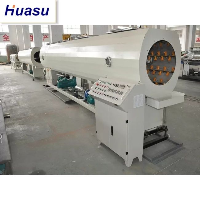 Ligne d'extrusion de tuyaux DWC avec un diamètre de tuyau de 32 à 1600 mm, une capacité de 60 à 2000 kg/h et une technologie PLC de Siemens