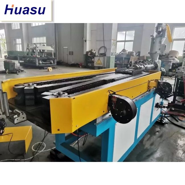 Ligne d'extrusion de tuyaux DWC à haute productivité avec une plage de diamètre de coupe de 32 à 1600 mm et technologie Siemens PLC