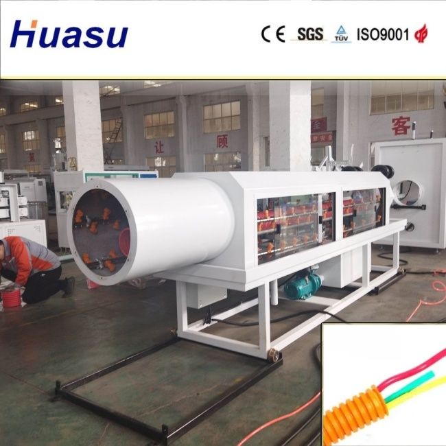 Ligne d'extrusion de tuyaux DWC avec un diamètre de tuyau de 32 à 1600 mm, une capacité de 60 à 2000 kg/h et un contrôle PLC Siemens pour les tuyaux ondulés en PVC/PE