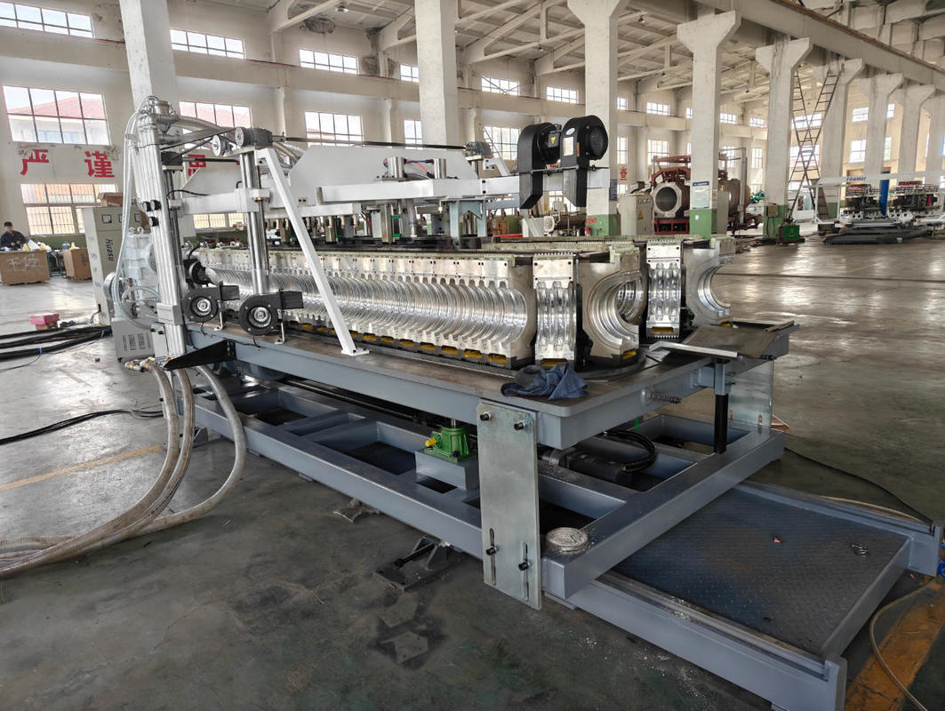 Ligne d'extrusion automatique de tuyaux DWC avec variateur Siemens et relais Omron pour la production de tuyaux ondulés de 75 à 250 mm
