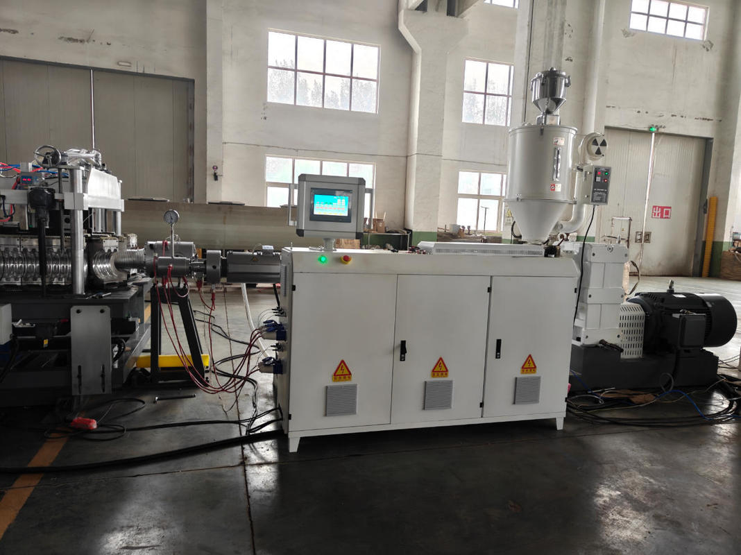 Ligne d'extrusion automatique de tuyaux DWC avec variateur Siemens et relais Omron pour la production de tuyaux ondulés de 75 à 250 mm