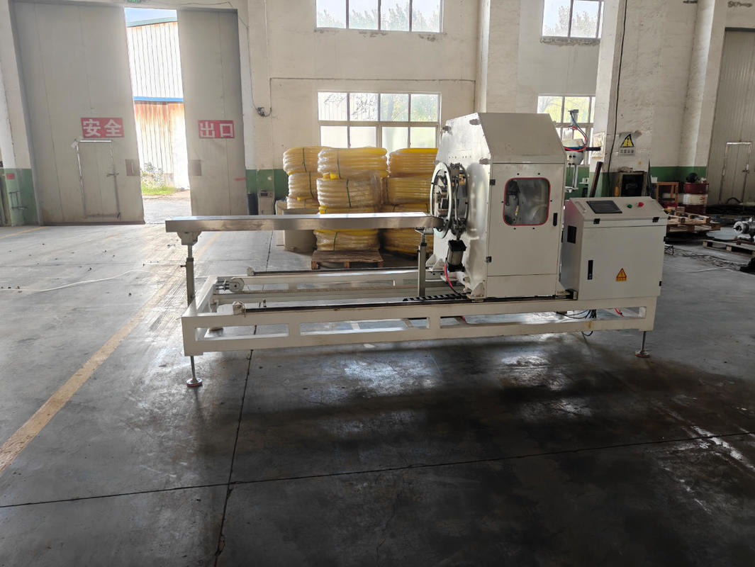 Ligne d'extrusion de tuyaux ondulés simple paroi automatique avec onduleur Siemens et relais Omron pour tuyaux de 75 à 250 mm