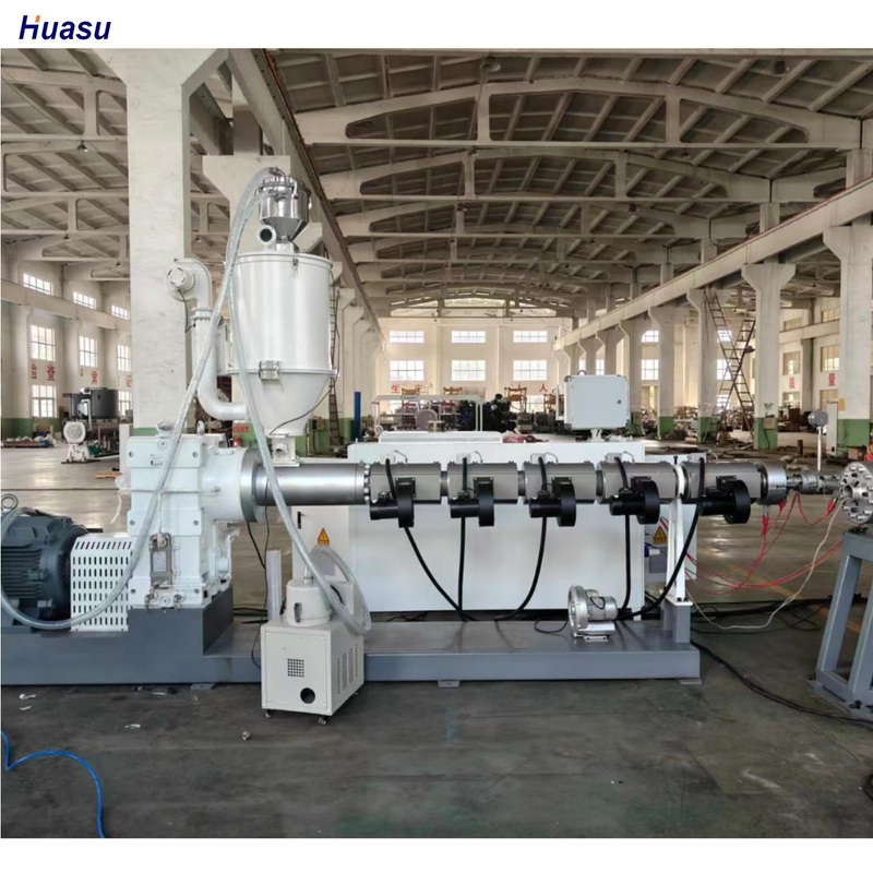 Ligne d'extrusion de tuyaux ondulés simple paroi automatique avec onduleur Siemens et relais Omron pour tuyaux de 75 à 250 mm