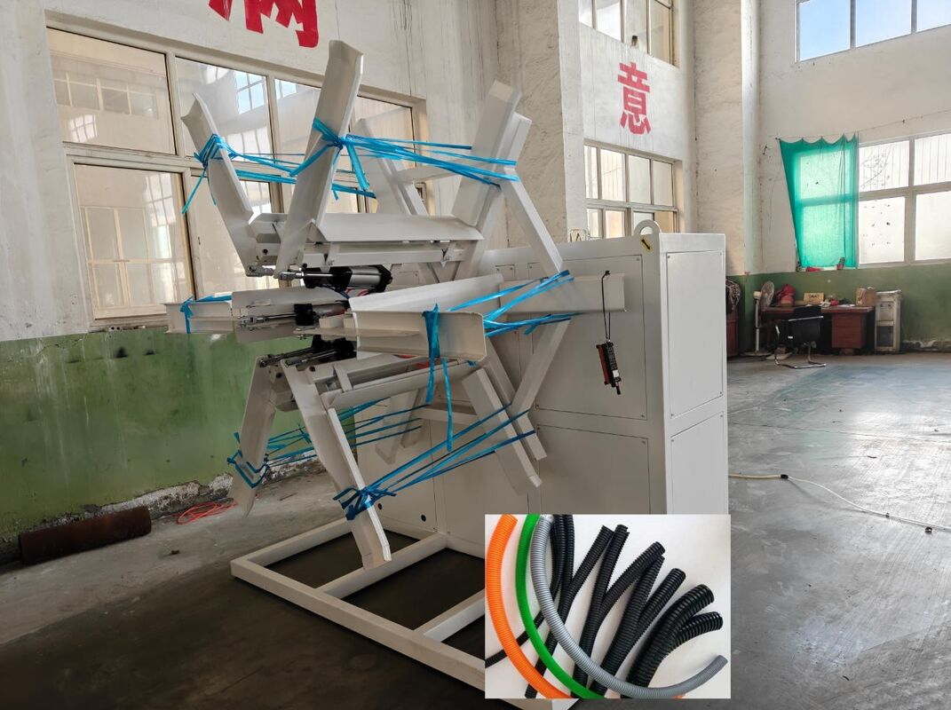 Ligne d'extrusion de tuyaux ondulés à double paroi avec dureté du canon HV>940, matériau de l'engrenage 20CrMnTi et rapport de vis 33:1