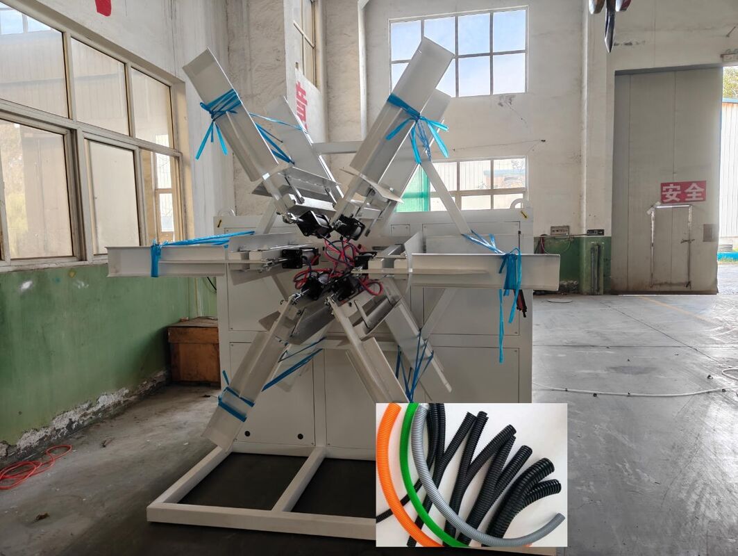 Ligne d'extrusion de tubes ondulés à double paroi avec 48 quantités de moules et contrôle PLC Siemens pour une production à haut rendement