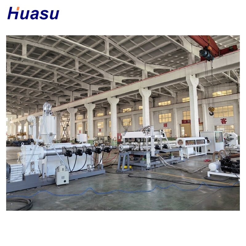 Ligne d'extrusion de tubes de protection de câbles avec plage de diamètre de tuyau de 32 mm à 1600 mm, interface à écran tactile et contrôle PLC, et vis traitée par nitruration