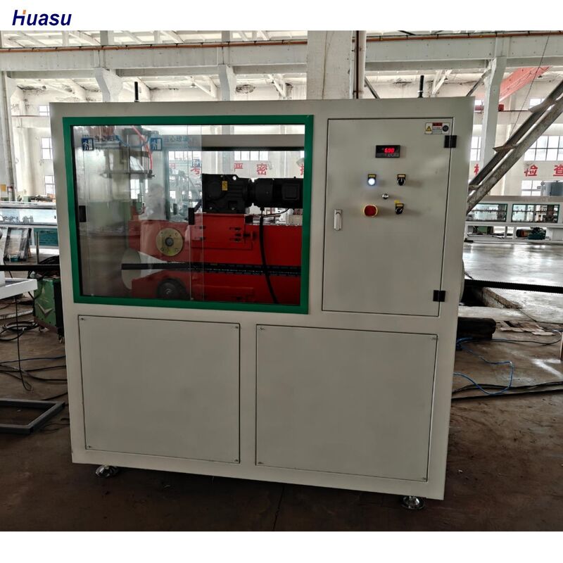 Ligne d'extrusion de tuyaux ondulés à paroi unique avec contrôle PLC, puissance moteur de 37 kW et conception à vis unique pour une production de tuyaux cohérente