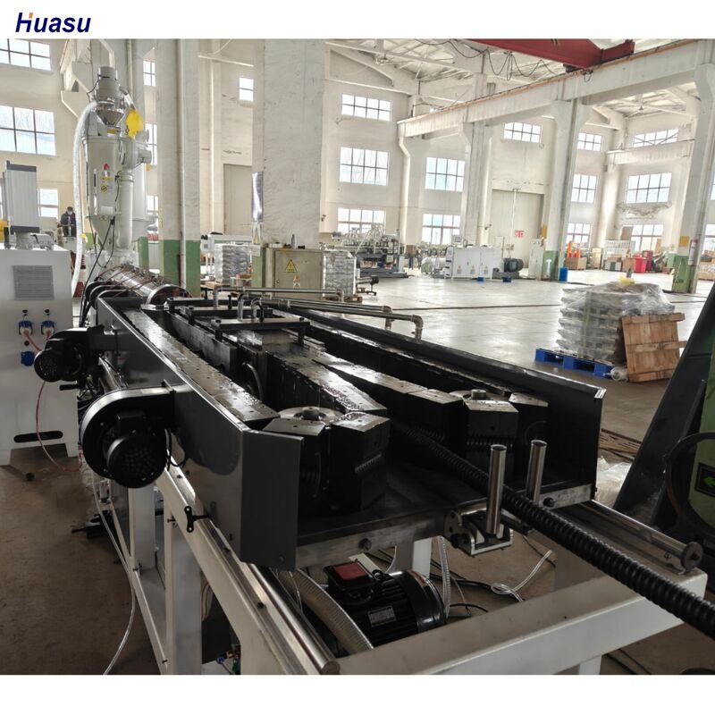 Ligne d'extrusion de tuyau ondulé simple paroi avec contrôle PLC, puissance moteur 37 kW et garantie 1 an