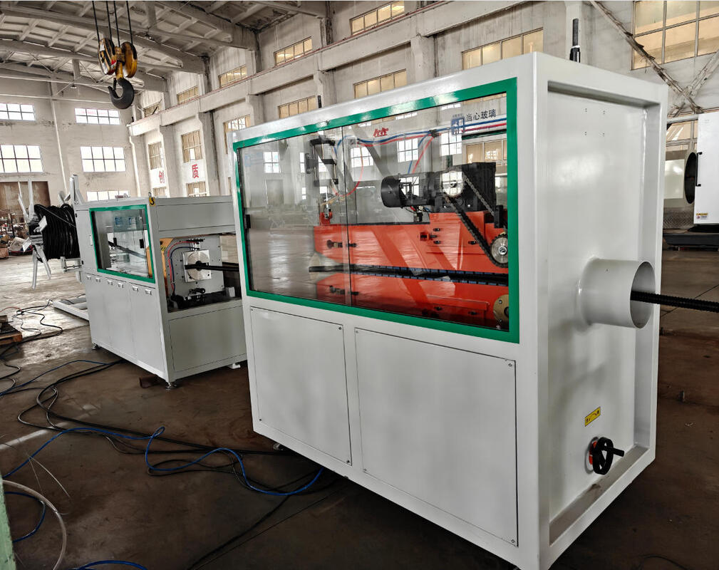 Ligne d'extrusion de tuyaux ondulés à paroi simple avec puissance moteur de 37 kW et conception à vis unique