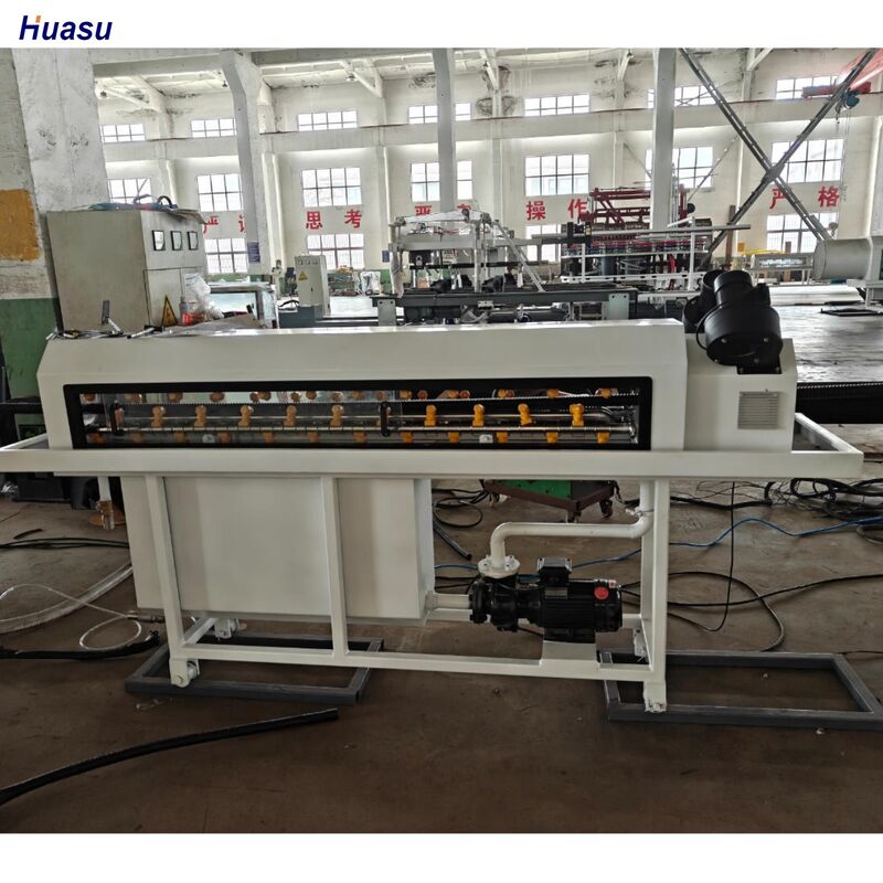 Ligne d'extrusion de tuyaux ondulés à paroi unique entièrement automatique avec refroidissement à l'eau et moteur Siemens pour la production à grande vitesse