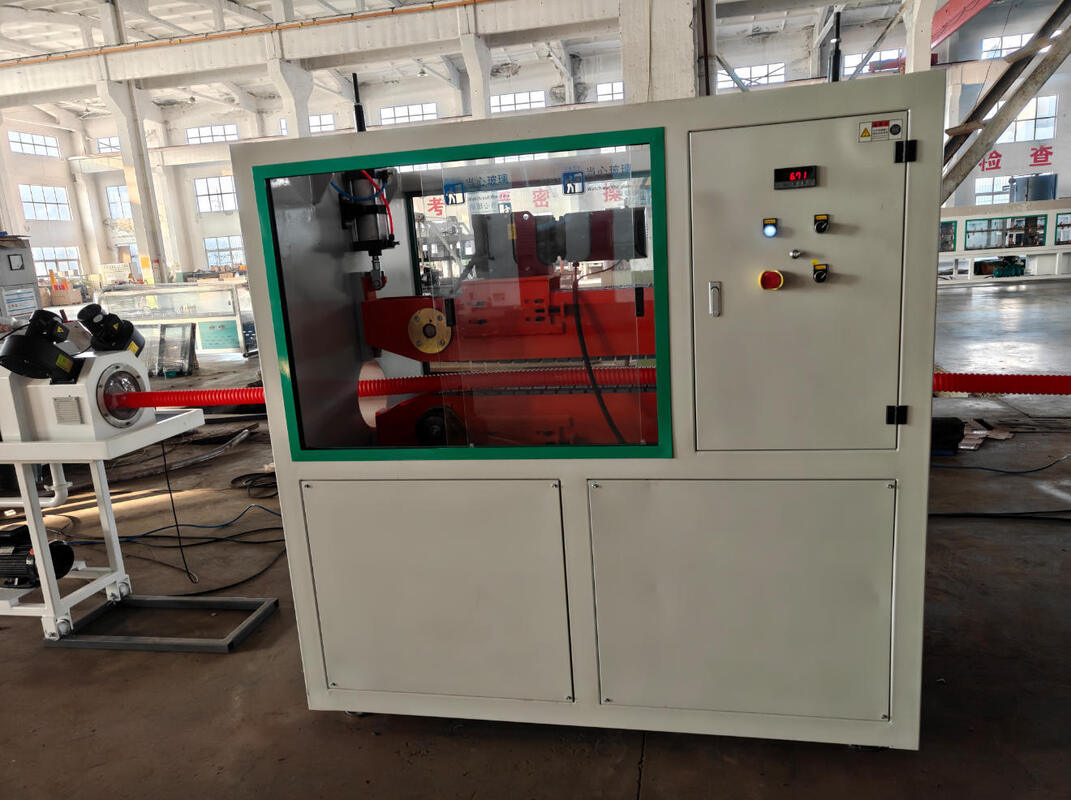 Machine d'extrusion de tuyaux ondulés simple paroi à haute précision automatique avec rapport LD 33 38 40 pour usage industriel