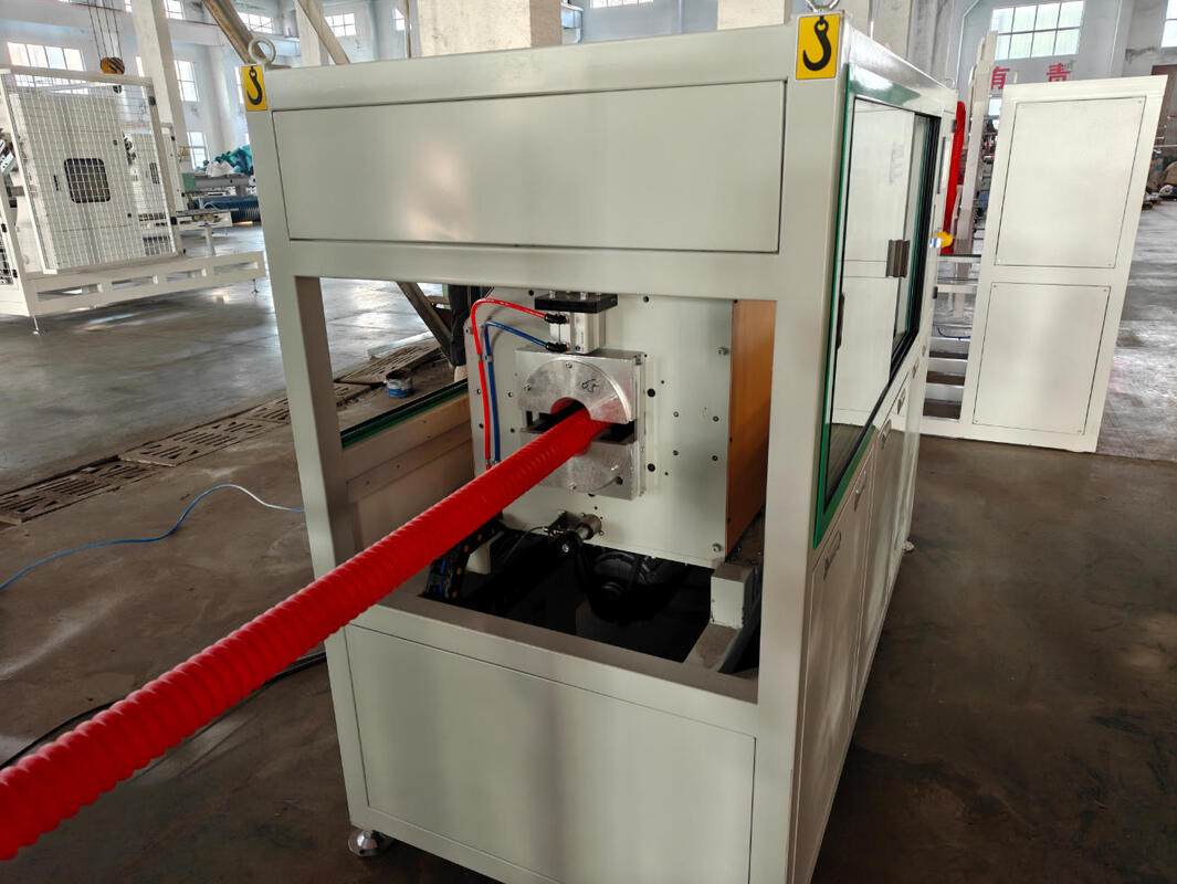 Ligne d'extrusion de tubes ondulés à paroi unique de haute précision avec alimentation automatique et systèmes de refroidissement par eau