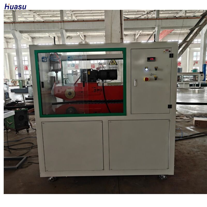 Ligne d'extrusion de tuyaux ondulés à simple paroi refroidis à l'eau avec une plage de diamètre de tuyau de 16 mm à 1600 mm et une haute précision