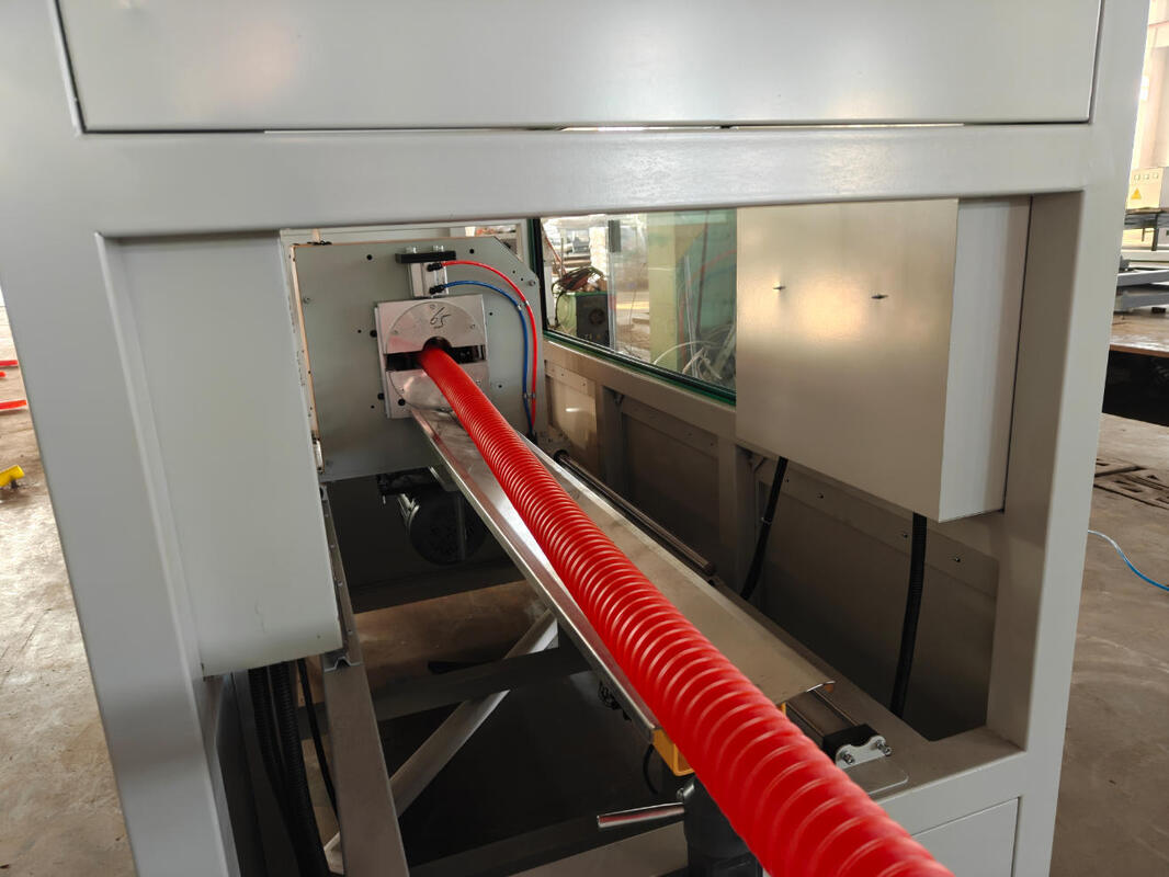 Système de commande PLC Ligne d'extrusion de tuyaux ondulés à paroi simple avec moteur principal Siemens et refroidissement à l'eau