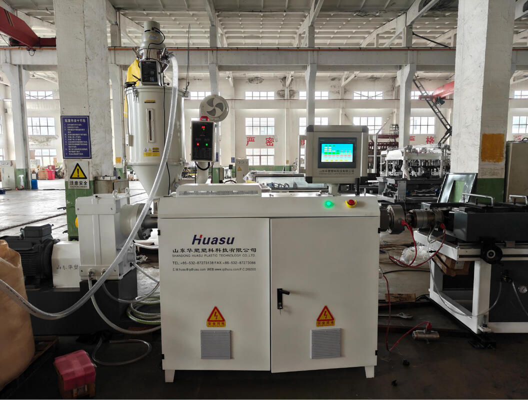 Machine d'extrusion de tuyaux ondulés à double paroi avec vis et canon HV740, contrôleur de fréquence Siemens et matériau d'engrenage 20CrMnTi