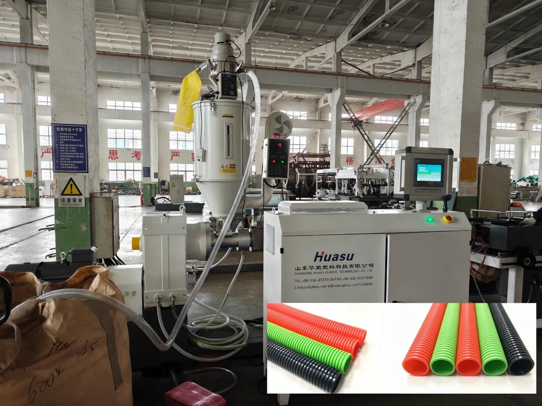 Ligne d'extrusion de tuyaux ondulés à paroi simple avec télécommande PLC et manchon d'eau en acier de haute qualité avec composants électriques principaux Siemens/Schneider