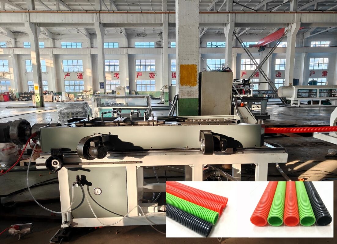 Ligne d'extrusion de tubes ondulés à paroi simple avec télécommande PLC de Siemens Schneider Main Electrics et matériau de canon 38CrMoAlA