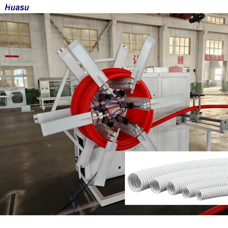 Ligne de production de tuyaux ondulés par extrusion, dotée d'une conception à vis unique pour le contrôle de l'extrusion et l'intégrité structurelle du tuyau