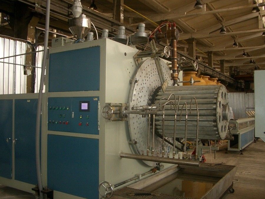 La machine d'expulsion de tuyau de spirale de mur de creux de grand diamètre/PE a ridé la ligne d'extrusion de tuyau