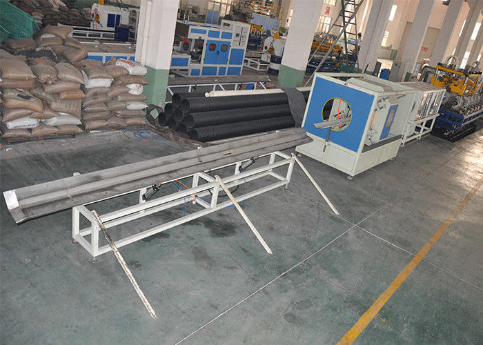 Chaîne de production ondulée de tuyau de PE de bâche de câble 250mm 90KW