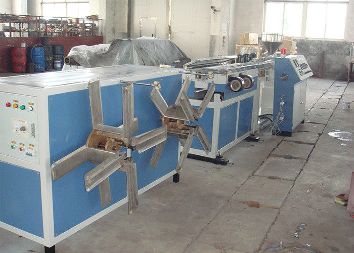 Le PE pp du HDPE en plastique PPR de tuyau de PVC CPVC d'UPVC arrosent la chaîne de production d'extrusion de tube de tuyau de tuyau de tube isolant